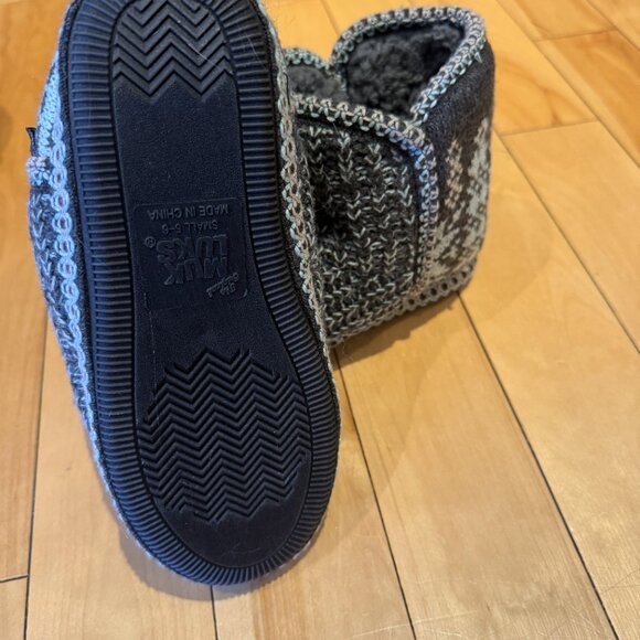Muk Luks Slippers - New Size 5-6 - Picture 4 of 4